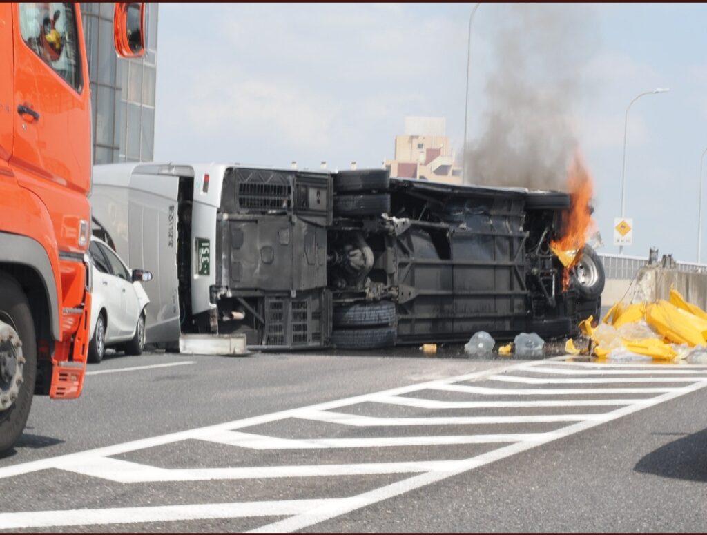 名古屋高速バス 炎上事故原因