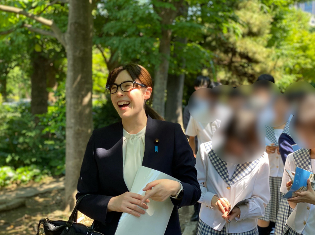 小野田紀美 英語力